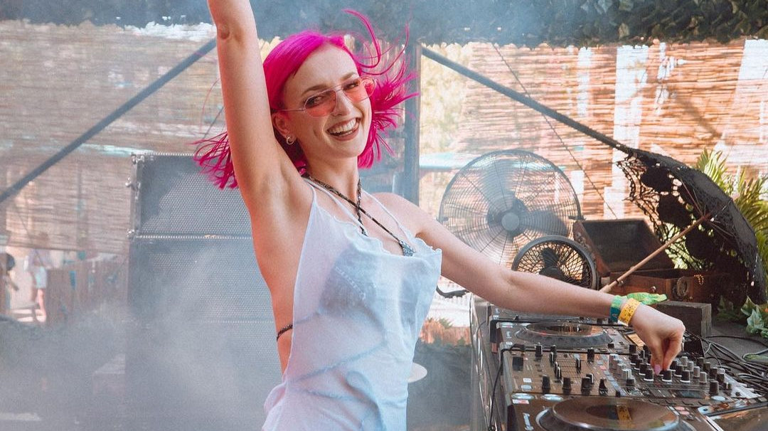 Wolven Backstage: Blossom at Splash House