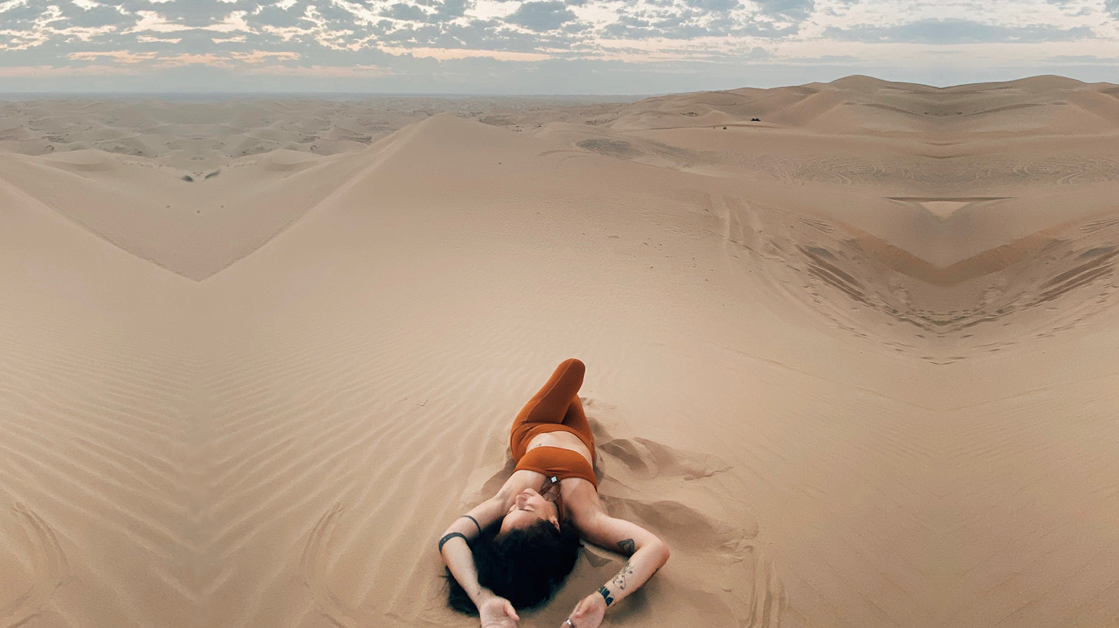 Wolven sustainable styling activewear yoga leggings