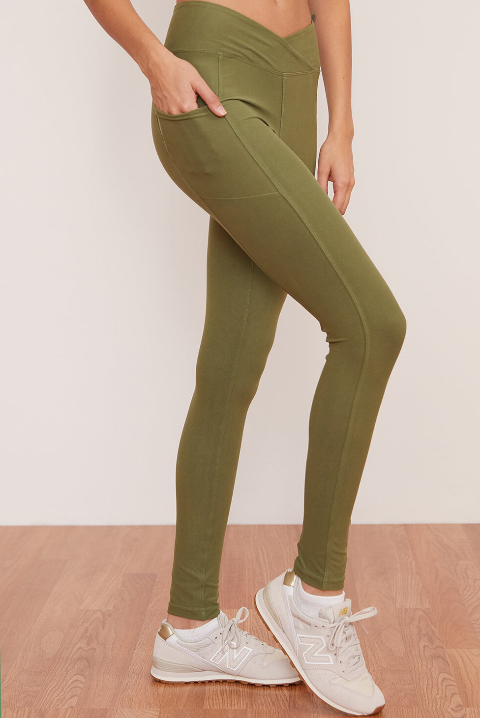 Lychee Ruched Crossover Pocket Legging – Wolven